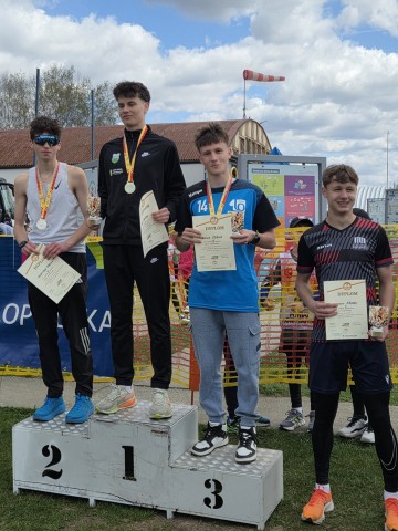 Dominik Cebula z brązowym medalem Wojewódzkiej Licealiady w biegach przełajowych